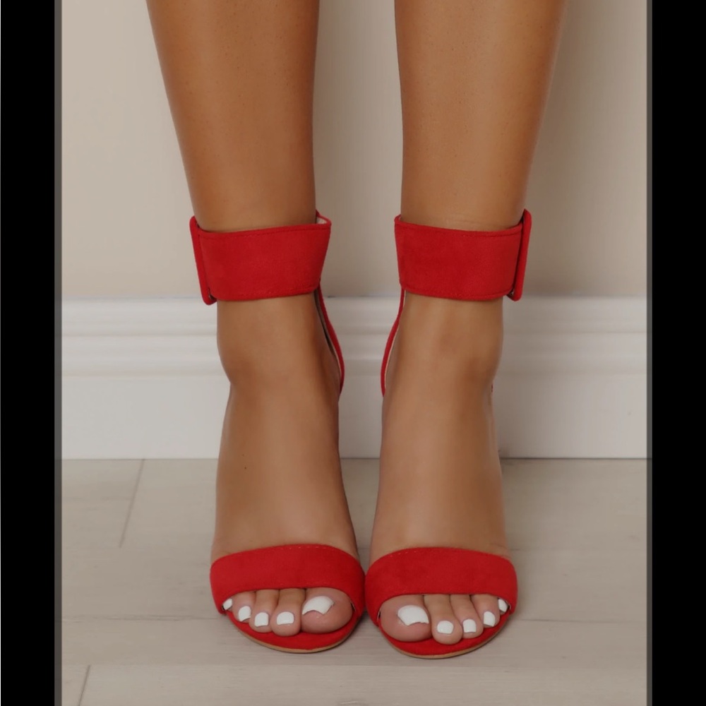 Size 10 Sexy Red Heels for any occasion!!!🆕🆕🆕🆕🆕🆕🆕